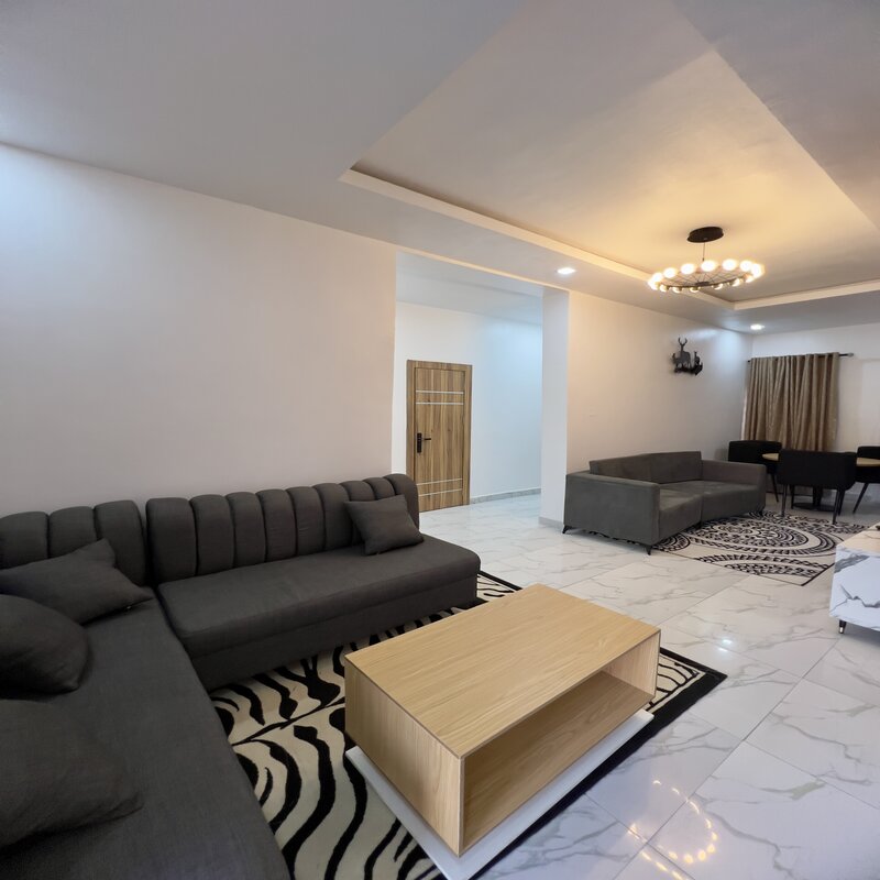 Chicago: 2-Bedroom Apartment